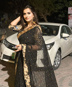 Alishba Anjum viste ropa formal, vestido a juego con sari: Ropa formal,  alishbah anjum instagram  