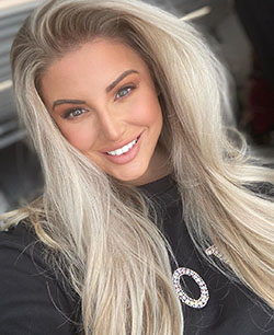 Ashley Alexiss blond hairs pic, Beautiful And Cute Girls, Natural Lipstick: Pelo largo,  Ideas para teñir el cabello,  El pelo en capas,  Pelo rubio,  chicas de instagram,  Chicas Lindas De Instagram  