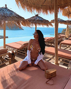 Klaudia Badura trajes de bikini para niñas, piernas finas, bronceado: Bronceado,  Atuendos Sexys,  chicas de instagram  