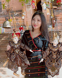 Hsu Eaint San vestido de accesorios de moda para mujeres, ideas de atuendos, accesorios de moda: Accesorio de moda,  chicas de instagram  