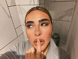 Atuendos casuales para salir Ideas de maquillaje facial, lápiz labial natural, cortes de cabello: chicas de instagram,  Chicas Lindas De Instagram  