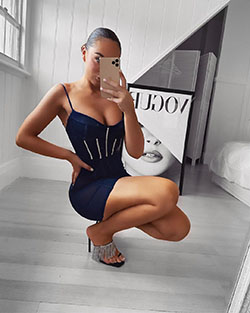 Emma Spiliopoulos sesión de fotos de chicas, muslos de mujer, foto de piernas: Atuendos Sexys,  modelo caliente,  chicas de instagram,  vestidos calientes  