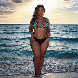 Ashley Alexiss lencería, bikini traje de baño color outfit: bikini,  Lencería,  chicas de instagram  