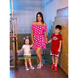 Lari Riquelme outfits con vestido de niña, fotografía de niña, ideas de moda: chicas de instagram,  Calzado  