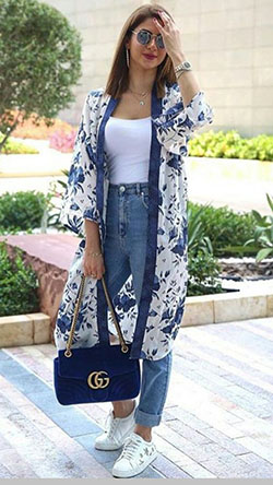 Blazer blanco y azul, jeans, ideas de atuendo.: Ideas de atuendos de kimono,  Traje Blanco Y Azul  