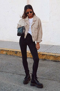 Traje elegante marrón y blanco con accesorio de moda, denim, jeans: blogger de moda,  Accesorio de moda,  Estilo callejero,  vestidos de invierno con clase  