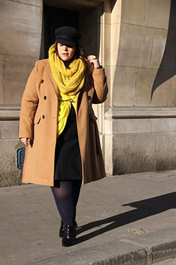Outfit amarillo de instagram con gabardina, abrigo, chaqueta: gabardina,  Estilo callejero,  traje amarillo,  Ideas de atuendos de invierno  