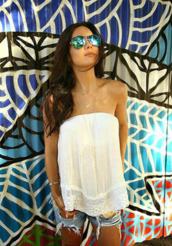 Outfit turquesa Pinterest con: trajes de verano,  Pelo largo,  Cuidado del cabello,  Traje Turquesa Y Blanco  