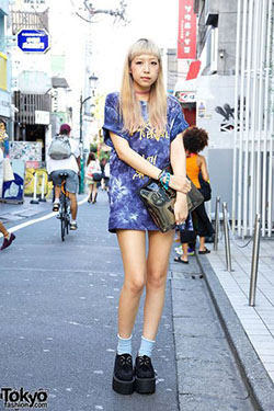 Vestido de camiseta japonesa, moda callejera, camiseta.: Traje de camiseta,  Estilo callejero,  Atuendos De Enredaderas  