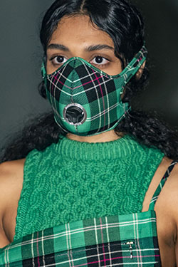 Colección de moda verde con tartán: Desfile de moda,  traje verde,  maquillaje facial,  vestidos corona virus  