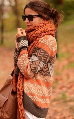 Suéter de ideas de color en otoño, accesorio de moda, moda callejera.: Accesorio de moda,  Estilo callejero,  Atuendos Cómodos,  Traje naranja y marrón  