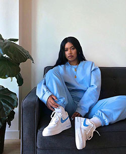 Moda de lookbook azul con ropa vintage, ropa deportiva, jeans: Ropa vintage,  moda hip hop,  traje azul,  Trajes de marimacho para niñas  