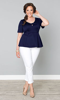 Conjunto pantalón blanco talla grande | Top Peplum Blanco Y Jeans: Pantalones capri,  Traje Blanco Y Azul,  Tops peplo  