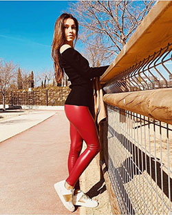 Streetwear Baddie Trajes Rojos: Atuendos Informales,  Trajes De Legging,  Lindo traje de mallas  
