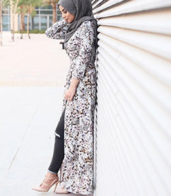 Aspecto de encaje con hiyab, moda islámica, moda callejera, tacón de aguja, blog de moda: moda islámica,  blogger de moda,  Tacón de aguja,  traje blanco,  Estilo callejero,  Combinación de jeans y kurti  
