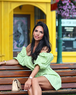 Shadi Y Cair fotos de chicas lindas, fotos de piernas, modelos sexy: Traje amarillo y verde,  Trajes de fiesta con estilo  