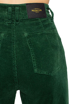 Traje elegante jeans de terciopelo verde, accesorio de moda, hasbeens suecos, bermudas, pantalones cortos activos, tablero corto, camiseta: Traje de camiseta,  traje verde,  Accesorio de moda,  Tabla corta,  Trajes De Pantalón De Pana  