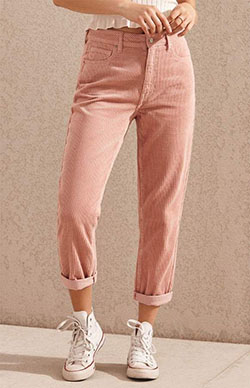 Ideas de atuendos jeans mom de pana, pantalones activos, ropa casual, tiro alto, jeans mom: Pantalones activos,  Traje rosa,  Trajes De Pantalón De Pana  