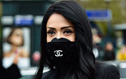 Traje estilo chanel coronavirus máscara semana de la moda de parís, artículos de lujo: Semana de la Moda,  Artículos de lujo,  pelo negro,  Semana de la moda de París,  vestidos corona virus  