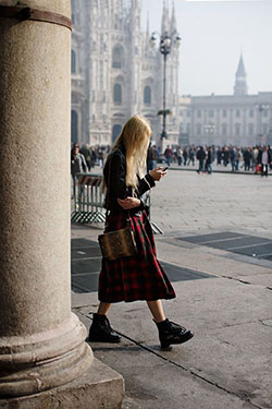 Outfit Stylevore con tartán, falda: Semana de la moda de París,  Trajes De Tela Escocesa  