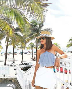 Outfit para ir a la playa: sombrero para el sol,  traje blanco,  Accesorio de moda,  Alberca,  Trajes de navegación  