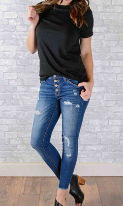 Traje elegante negro y azul con polainas, denim, jeans: Atuendo De Vaqueros,  Traje negro y azul,  Trajes De Legging  