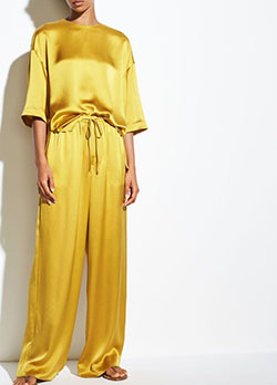 Ideas amarillas para vestir con pantalones, pijamas, shorts.: modelo,  traje amarillo,  Trajes De Pantalón De Seda  