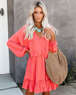 Conjunto naranja y rosa con falda, top: modelo,  Estilo callejero,  Traje naranja y rosa,  Atuendos Naranjas,  vestido naranja  