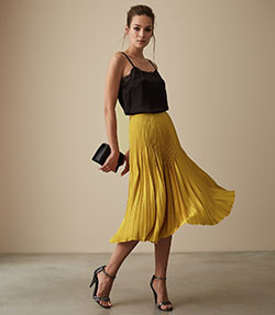 Vestido falda amarillo top negro: modelo,  Trajes De Falda,  Falda plisada,  vestido de día,  Traje amarillo y negro,  Camiseta sin mangas  