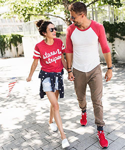 trajes de pareja del 4 de julio: Día de la Independencia,  Traje de camiseta,  Estilo callejero,  Traje Blanco Y Rosa,  Traje del 4 de julio  