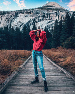Ideas de ropa de moda parque nacional de yosemite parque nacional de yosemite, formaciones montañosas: traje rojo,  Trajes de senderismo  