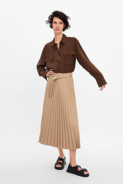 Falda plisada con cinturón de Zara: modelo,  Trajes De Falda,  Outfit Caqui Y Beige,  Falda plisada  