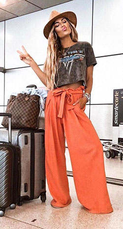 Outfit naranja y marrón Pinterest con jeans: modelo,  Estilo callejero,  Traje naranja y marrón,  Ideas para vestir en el aeropuerto  