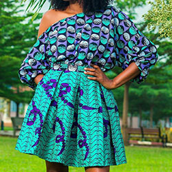 Inspiración de prendas africanas bonitas para niñas: Atuendos Ankara,  Vestidos Ankara,  Atuendo Africano,  Trajes Africanos,  vestidos africanos,  Asoebi Especial  