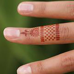 Diseños de anillos con henna para manos y pies: 