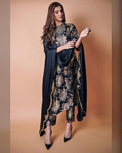 Diseño de vestido de tara sutaria, ropa paquistaní, diseño de moda, modelo de moda, tara sutaria, sesión de fotos, ropa formal: Fotografía de moda,  modelo,  Tara Staria,  Atuendos Mehdi  