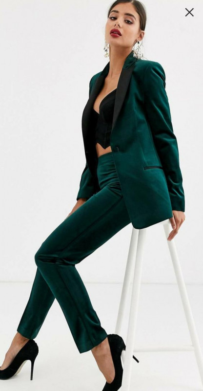 Traje de terciopelo verde - Modelo de moda: Trajes De Terciopelo,  modelo,  Fotografía de moda,  traje de chaqueta  
