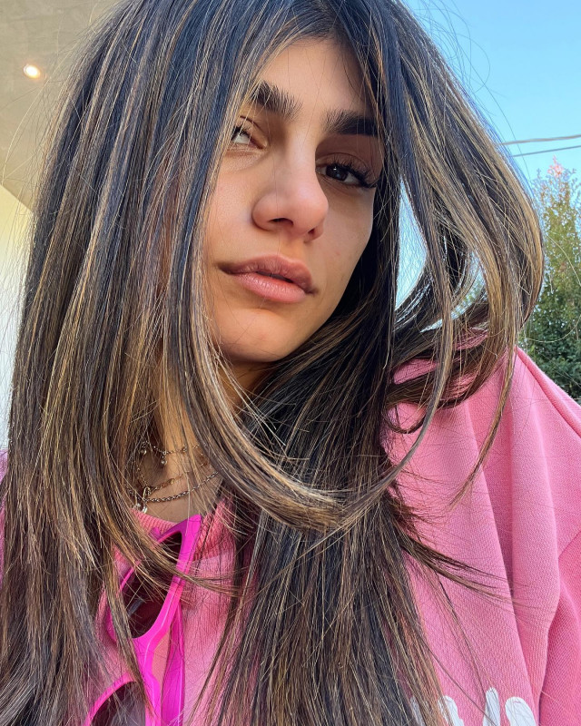 Mia Khalifa sorprende a sus fanáticos de Instagram con su última selfie en cabellos resaltados: 