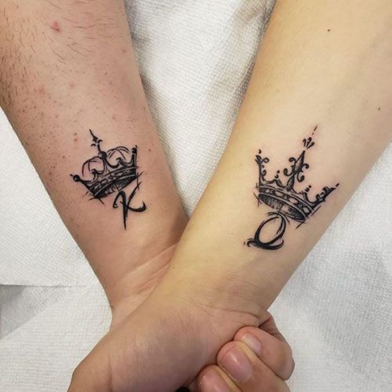 Rey reina corona tatuaje diseño para pareja: 