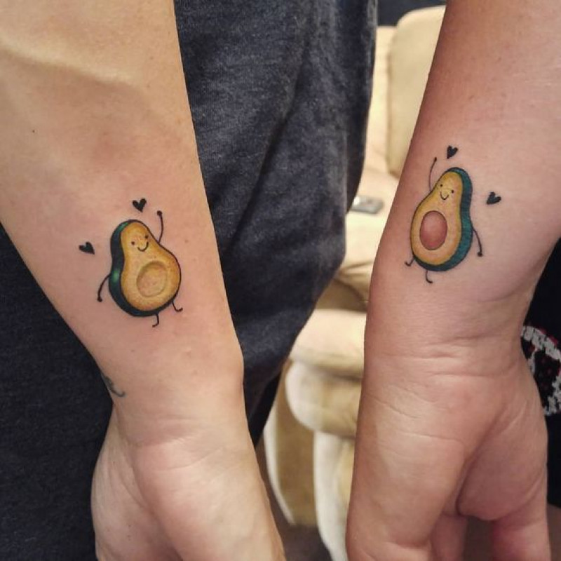 Ideas lindas del tatuaje de la pareja del aguacate: 