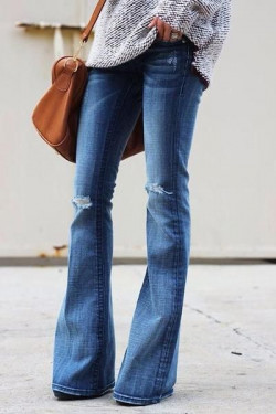 Calça flare barra suéter oversize beige, jeans rotos flare: 