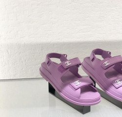 Ideas de vestidos magenta y morado con ropa deportiva, outfits morados millennial con ropa deportiva: 