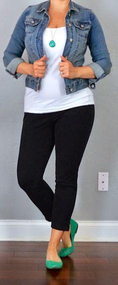 publicación de atuendo genial: chaqueta de jean, camiseta sin mangas blanca, pantalones cortos negros, zapatos planos verde azulado: Chaqueta cuadrada  