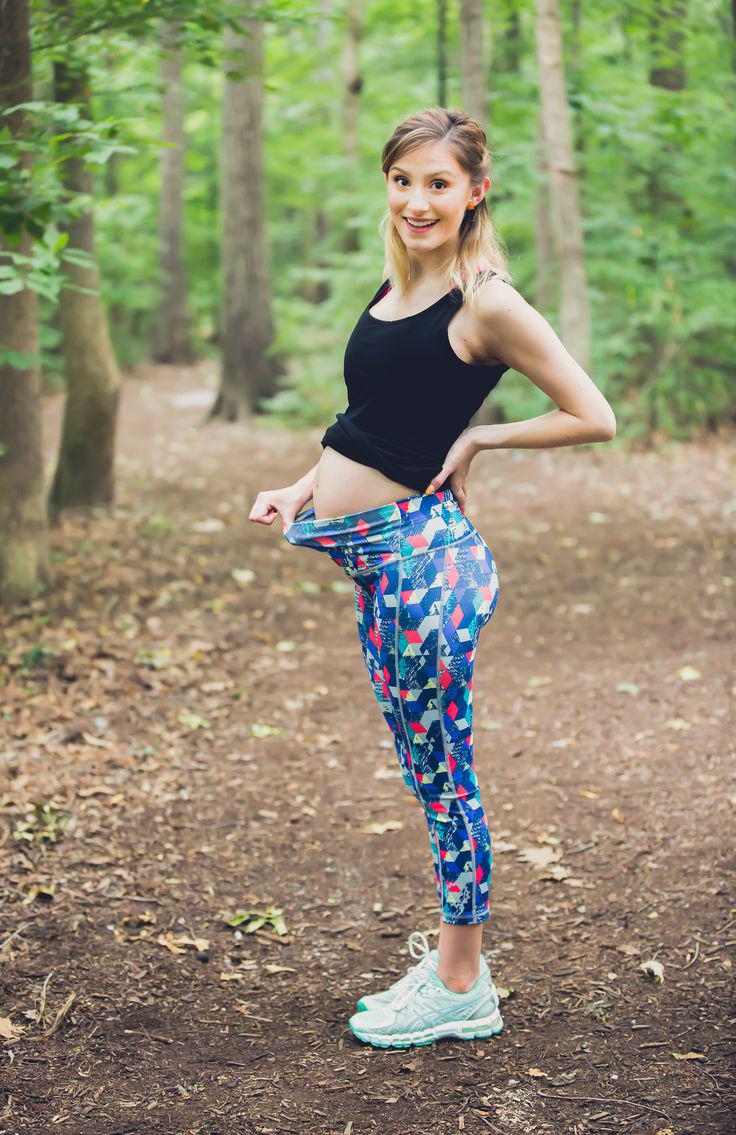 Ideas de atuendos para el embarazo: la bloguera de estilo de vida y moda Jessica Linn de Linn Style luciendo un compañero atlético...: 