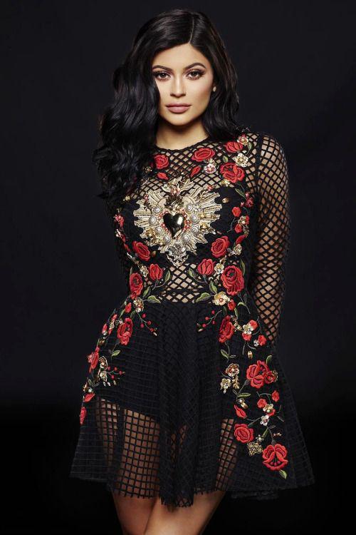 Trajes de Kylie Jenner: este vestido es como los goles de Kylie: Trajes estampados  