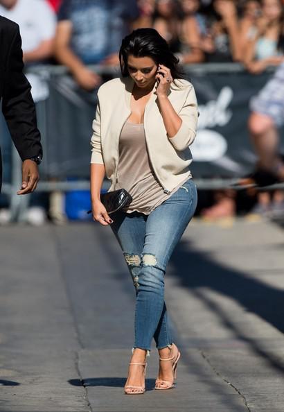 Jeans rasgados de Kim Kardashian - Moda callejera: Pantalones rasgados  