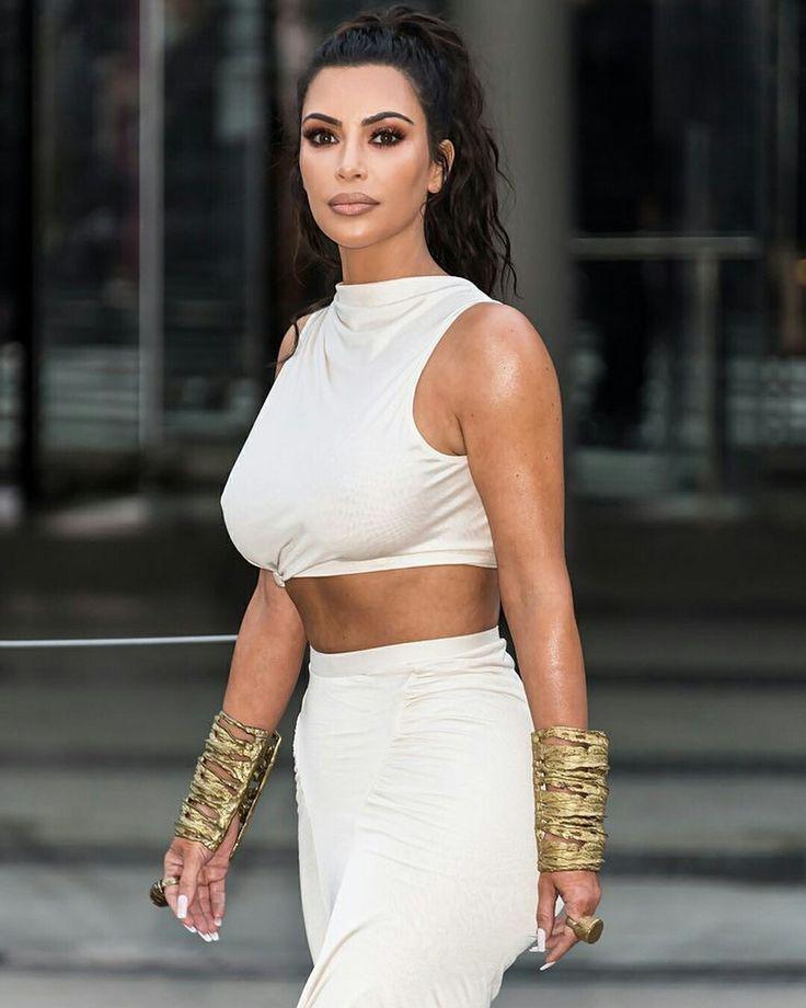 El atuendo más sexy de Kim Kardashian: fotos de sus mejores looks: Traje inspirado en celebridades  