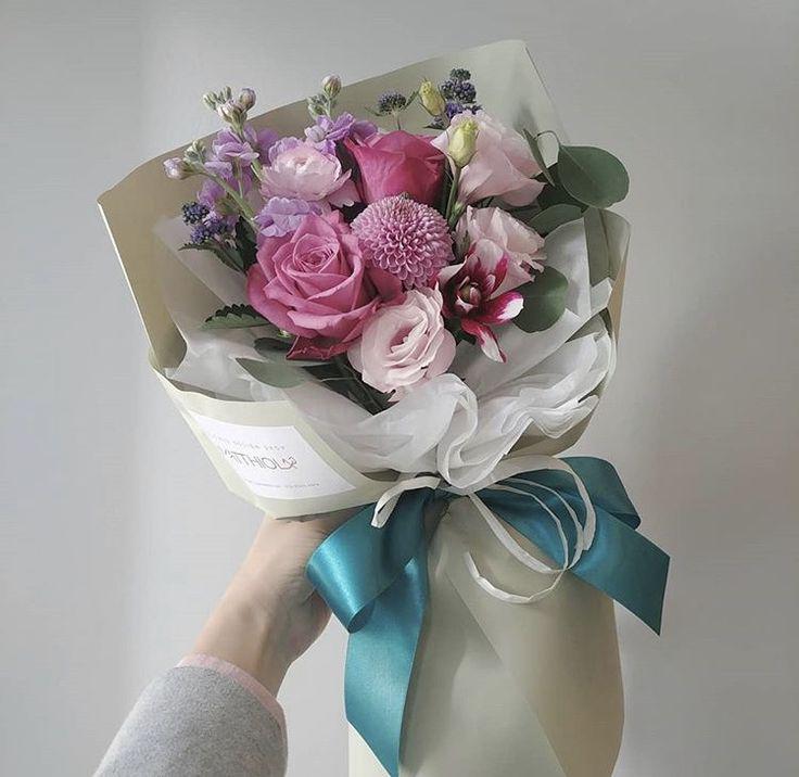 Ideas de arreglos florales usando Oasis: Ramo de flores,  flor para novias  