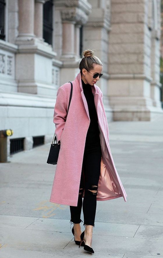 Outfit con abrigo rosa: trajes de invierno,  ropa de piel,  gabardina,  abrigo polo,  lana de cachemira,  vestidos rosas,  Trenca  