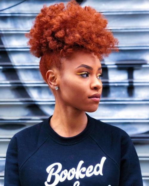 Ideas de color de cabello afro: Cabello con textura afro,  corte bob,  Ideas para teñir el cabello,  peinados africanos,  cabello rojo  